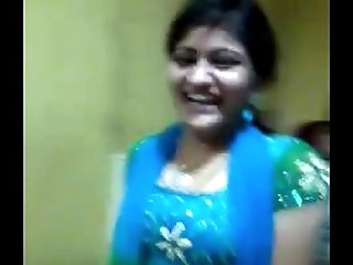 com – indian amateur girls dancing